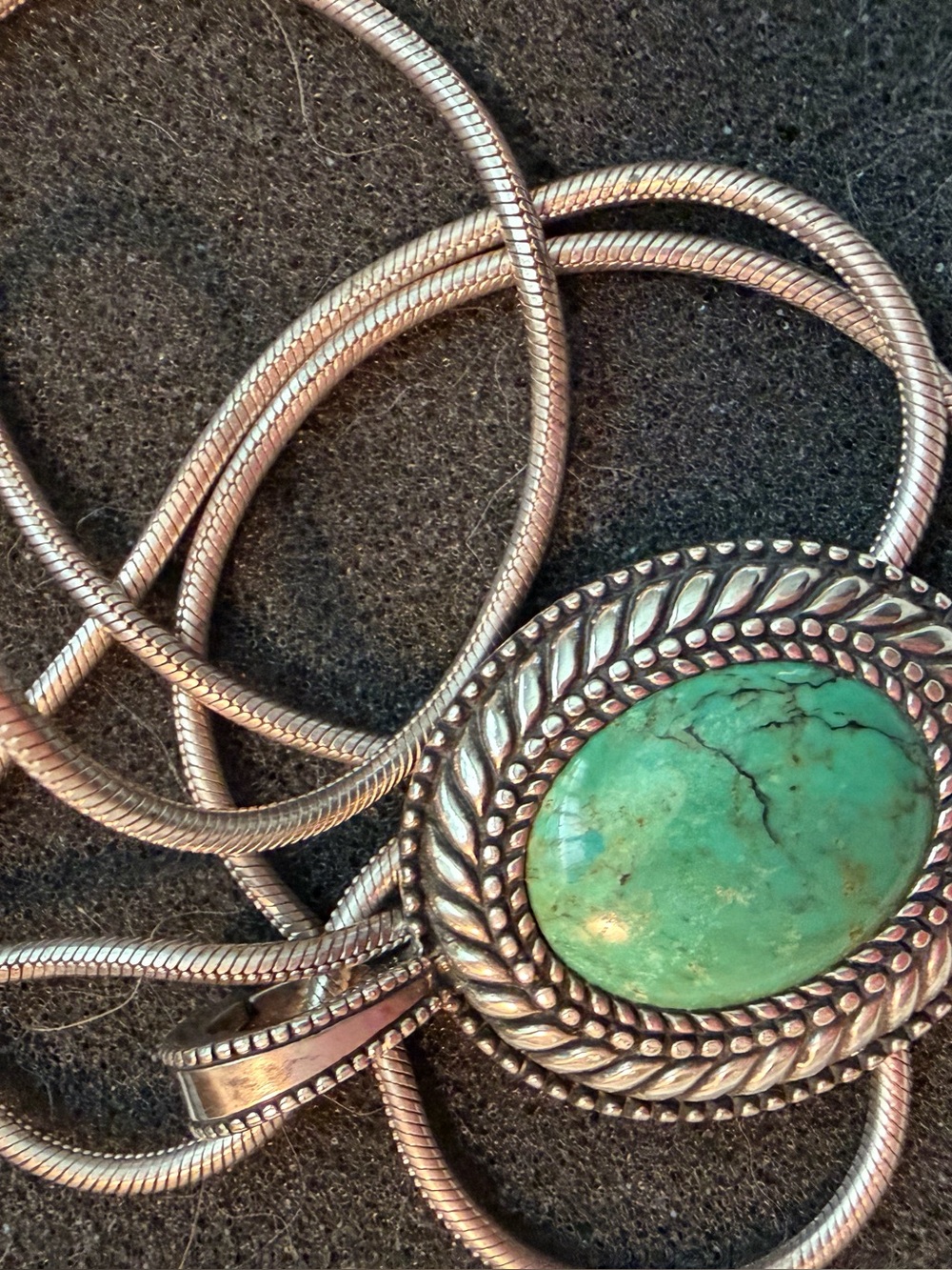 Green Turquoise and sterling silver necklace - Picture 4 of 7
